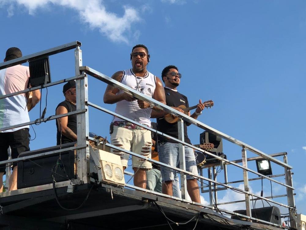 Grupo Revelação leva samba para Micareta de Feira 