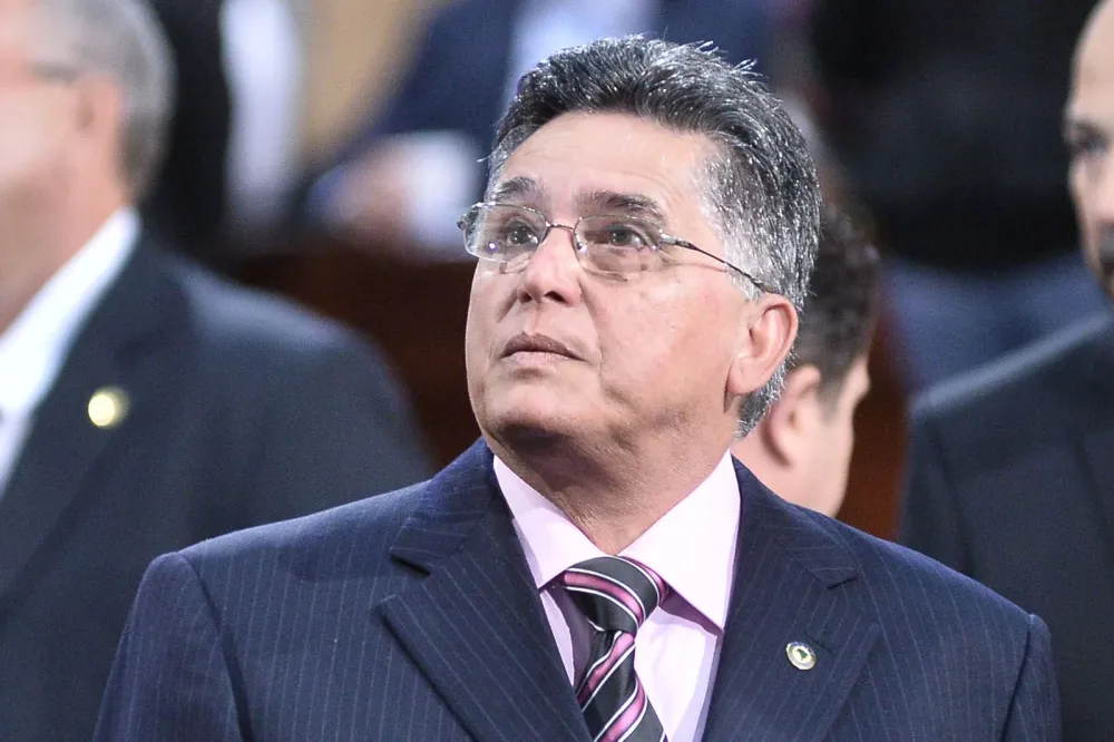 Prefeitura de Porto Seguro estoura teto e contrata dupla sertaneja por R$ 905 mil
