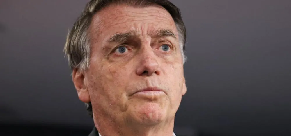 Bolsonaro apresentou soluços por 36 horas seguidas, diz relatório médico ao STF