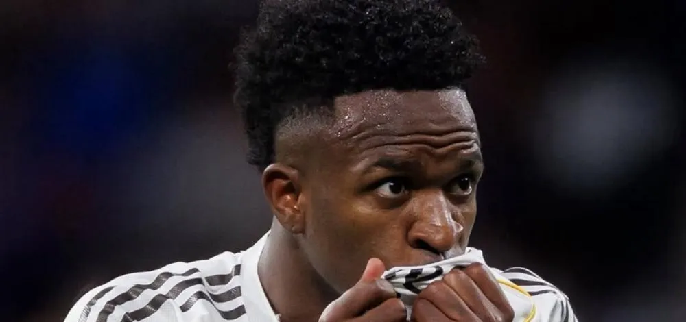 Vinicius Júnior renova contrato com Real Madrid por mais seis anos