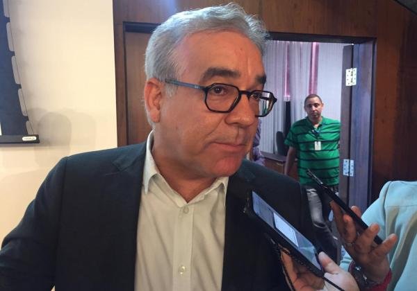 ‘Deixa a febre passar’, diz Zé Neto sobre apoio de Fernando Torres a Colbert Martins