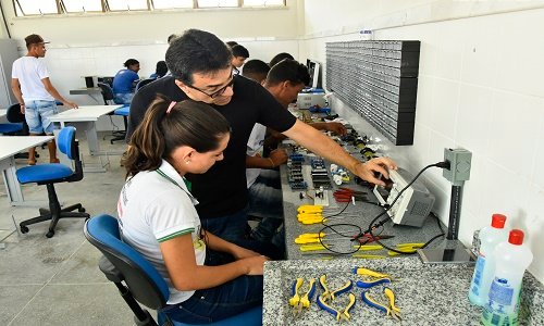 Seguem até domingo inscrições para mais de 20 mil vagas de cursos técnicos 