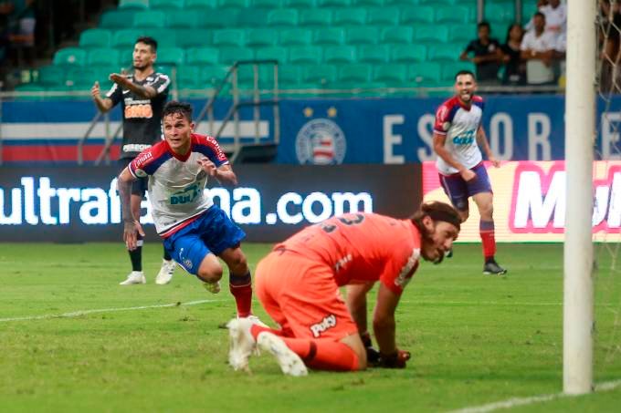 De virada, Bahia vence Corinthians na estreia do Campeonato Brasileiro