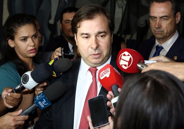 Maia admite deixar para agosto votação em 2º turno da reforma da Previdência