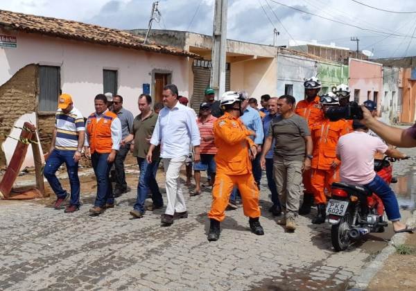 Ação principal é cuidar das pessoas’, diz Rui após rompimento da Barragem do Quati