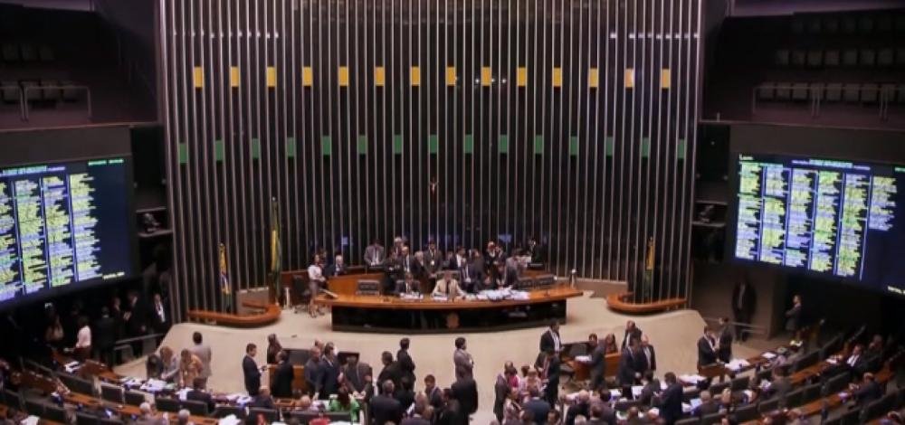 PSB abre processo sobre deputados que apoiaram reforma da Previdência