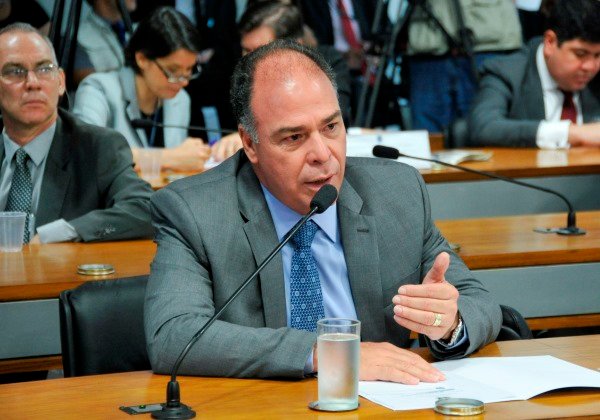 Senado incluirá estados e municípios na reforma da Previdência, diz líder do governo