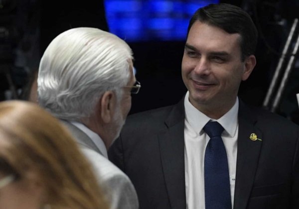 Governo espera voto contrário de Wagner à indicação de Eduardo Bolsonaro para embaixada nos EUA