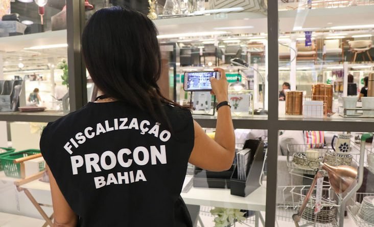 Procon-BA alerta sobre pessoas que se passam por funcionários do órgão