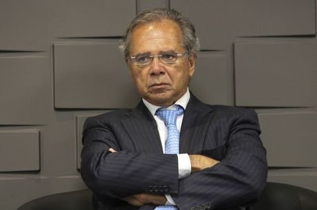 Guedes indica economista do Banco Mundial para presidência do IBGE