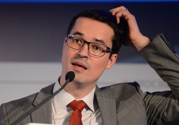 Vaza Jato: Dallagnol sugeriu que Moro protegeria Flávio para não desagradar Bolsonaro