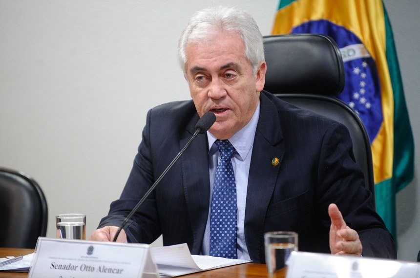 Não tenho sangue de barata, diz Otto ao justificar ausência em inauguração de aeroporto