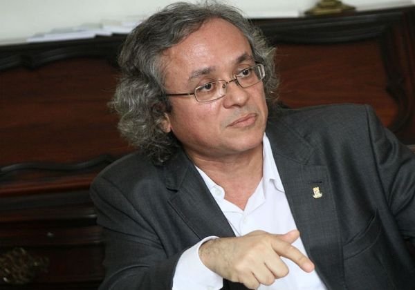 Corte do MEC pode deixar Ufba sem energia e serviços de limpeza, diz reitor