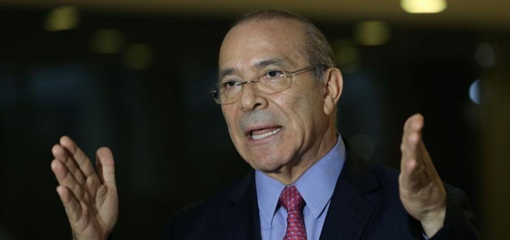 Ex-ministro Eliseu Padilha sofre AVC