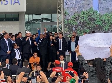 Conquista: Nome de aeroporto, Glauber Rocha é ignorado em discurso de Bolsonaro 