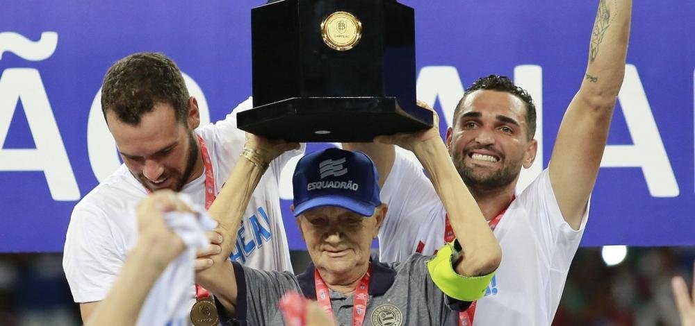 Morre 'Seu Adherbal', funcionário símbolo do Bahia