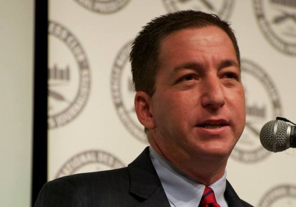 Glenn Greenwald revela conversa com fonte de mensagens vazadas