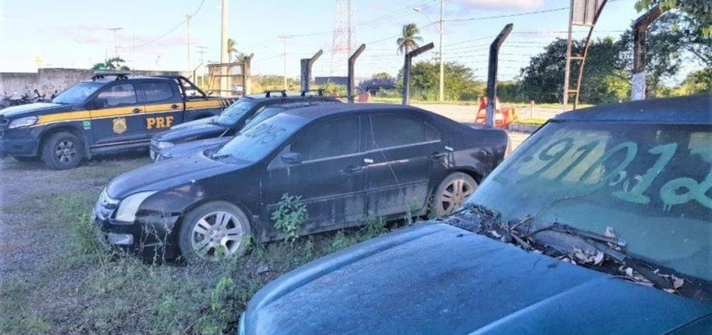 PRF promove leilão de veículos apreendidos na Bahia