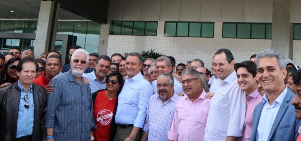 Rui visita aeroporto de Vitória da Conquista