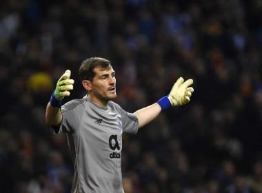 Campeão mundial pela Espanha, Casillas sofre infarto e é internado com urgência