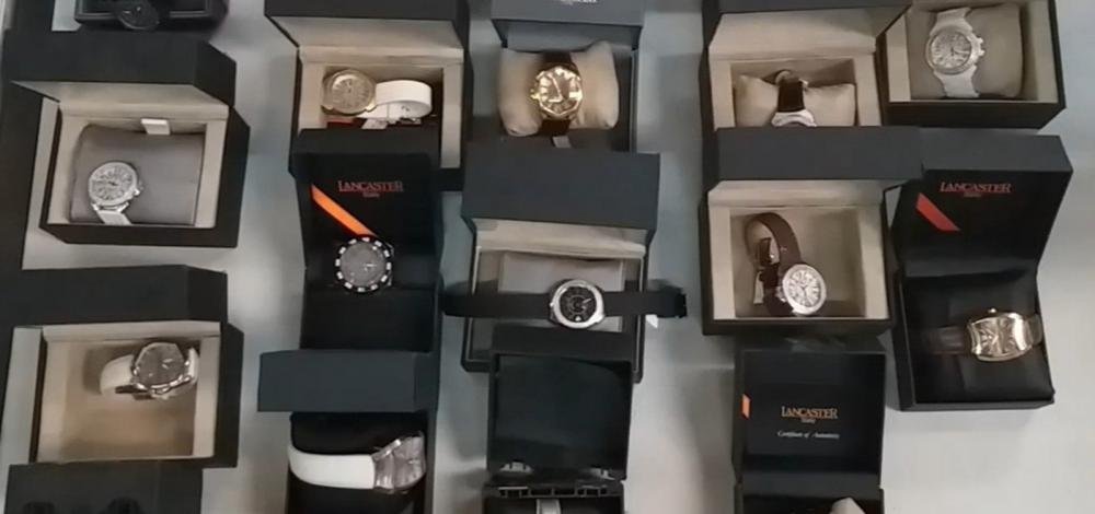 Receita anuncia leilão com moto, vinhos, relógios e outros produtos na capital baiana