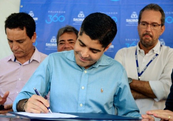 ACM Neto sanciona LDO 2020, com previsão de R$ 1,3 bilhão em investimentos