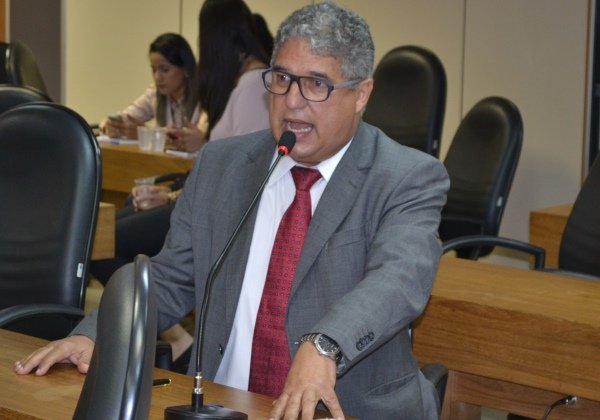 Líder do governo prevê votação das contas de 2015 de Rui na próxima terça