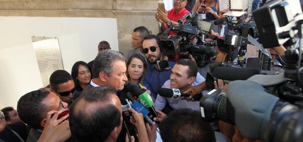 Após boato, Rui Costa descarta possibilidade de greve da PM-BA