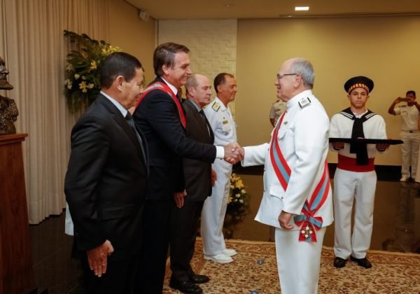 Em meio a bloqueio de verbas, governo desembolsa R$ 1,6 mi com medalhas