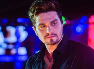 Van com Luan Santana e equipe sofre acidente; motorista fratura costelas