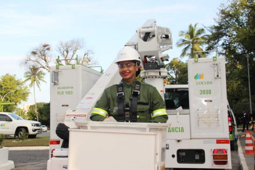 Coelba lança projeto exclusivo para formação de eletricistas mulheres