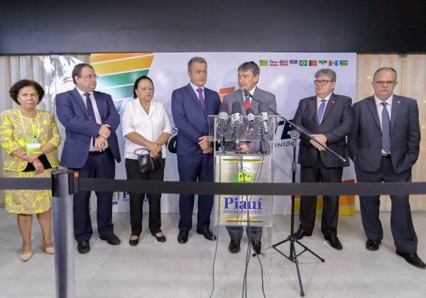 Governadores do NE recorrerão a Rodrigo Maia para destravar recursos federais