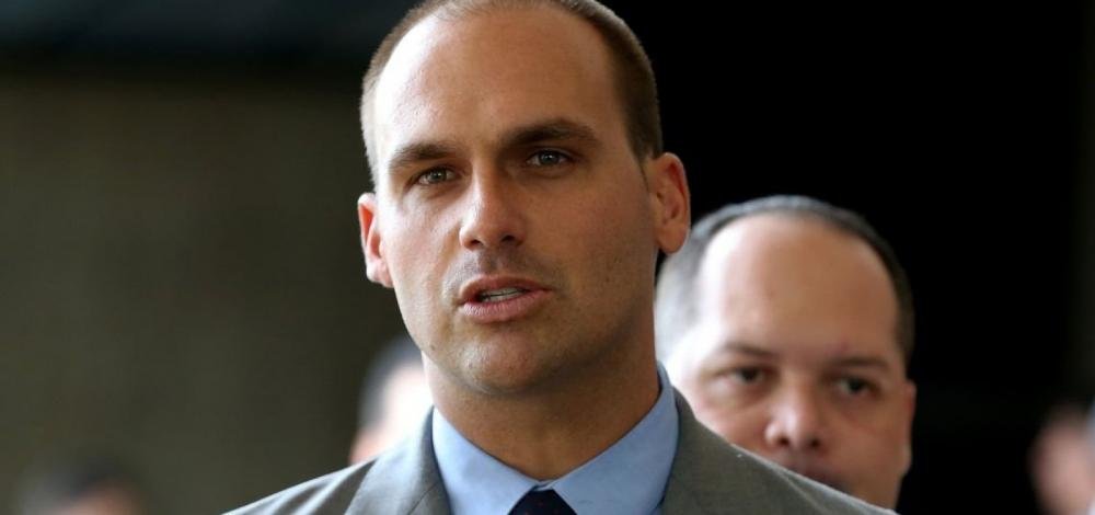 Eduardo Bolsonaro faz críticas a Deltan Dallagnol no Twitter