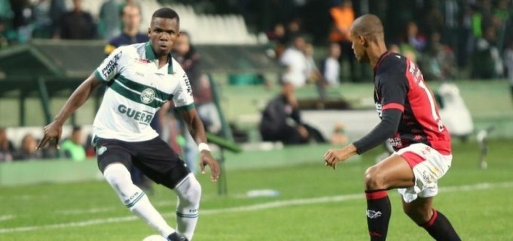 Vitória arranca empate em 1 a 1 com o Coritiba fora de casa