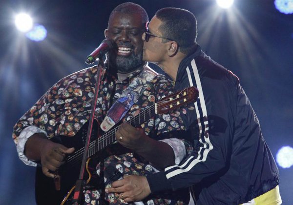 Harmonia do Samba participa da gravação do DVD de Péricles em Salvador