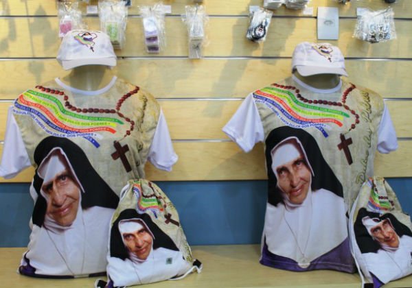 Kit para celebração de canonização de Irmã Dulce começa a ser comercializado