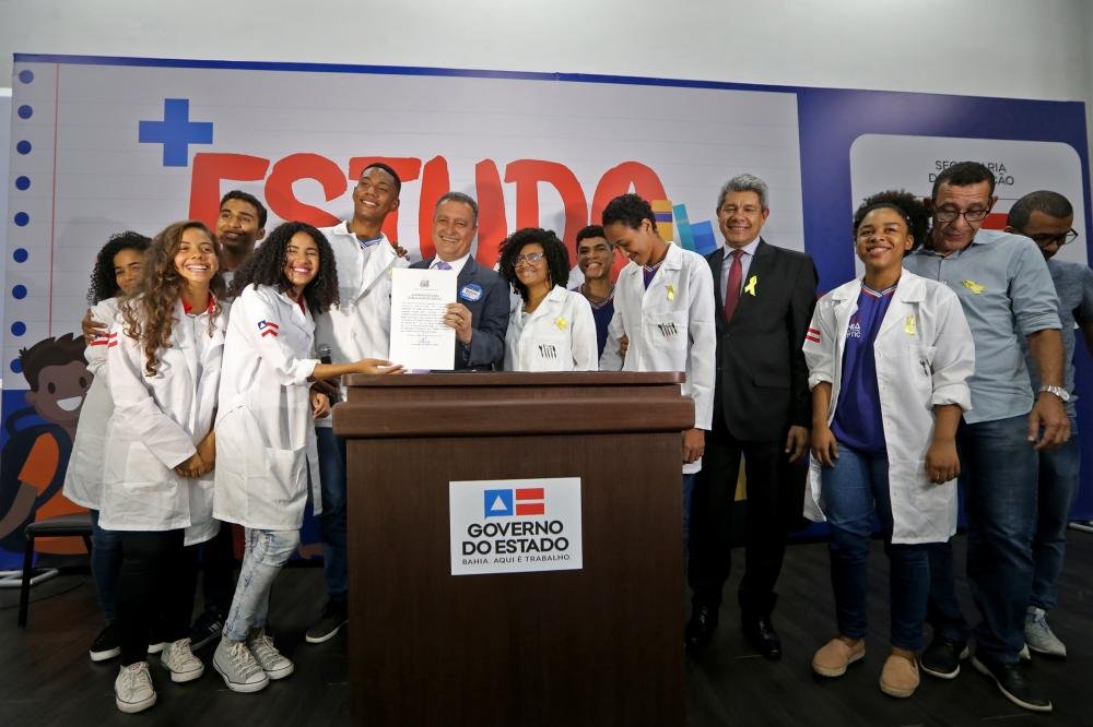 Mais Estudo convoca 10 mil estudantes para monitoria