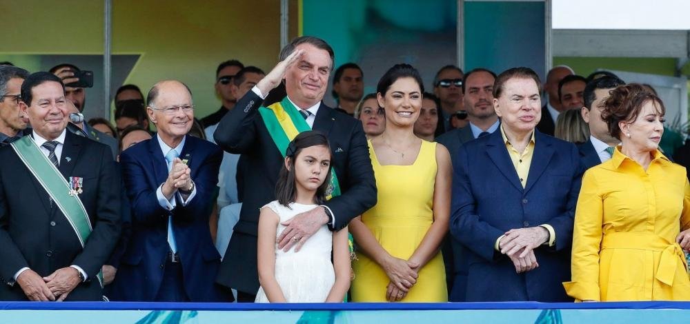 Bolsonaro abre desfile do 7 de Setembro com Silvio Santos e Edir Macedo