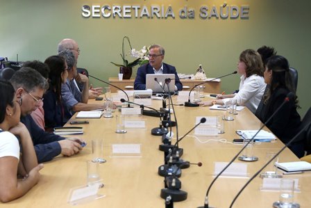 Cidades turísticas e entroncamentos rodoviários serão alvo de campanha vacinal articulada pelo Estado