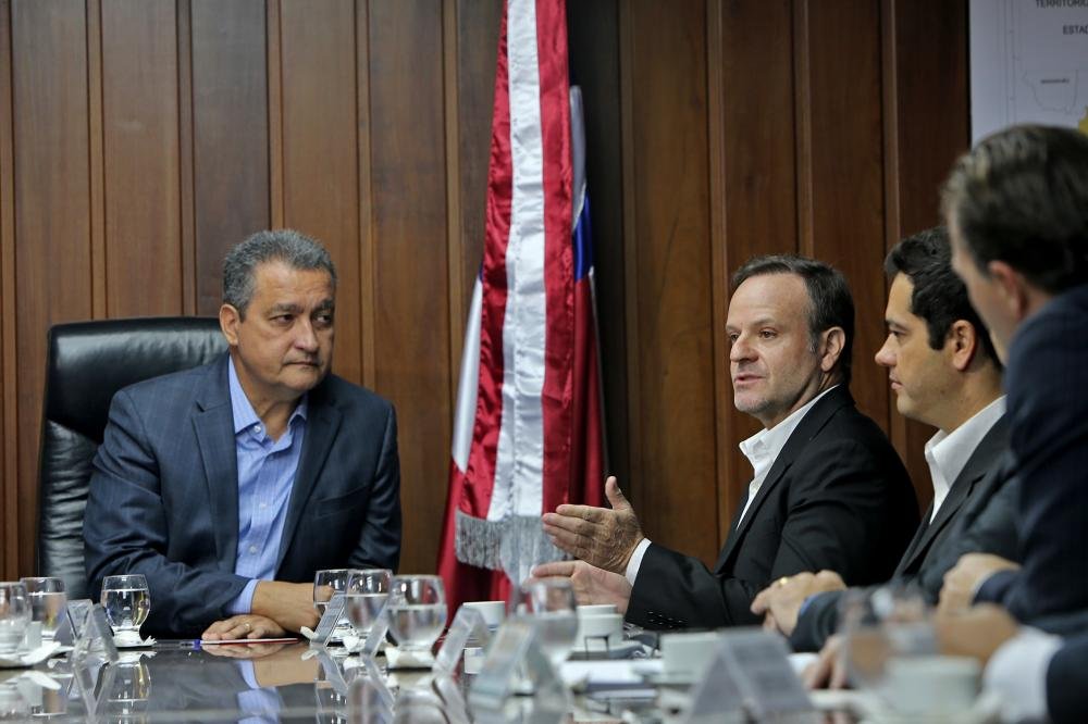 Rui e Barrichello discutem implantação de complexo automobilístico