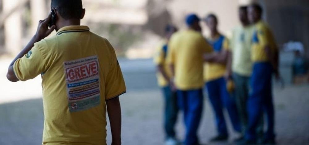 Com greve de funcionários, Correios suspender serviços com hora marcada