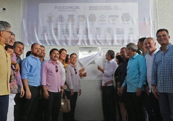 Governo inaugura 12ª policlínica regional de Saúde