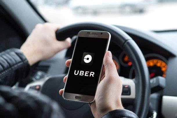 Lei regulamenta transporte por Uber e 99 em Salvador