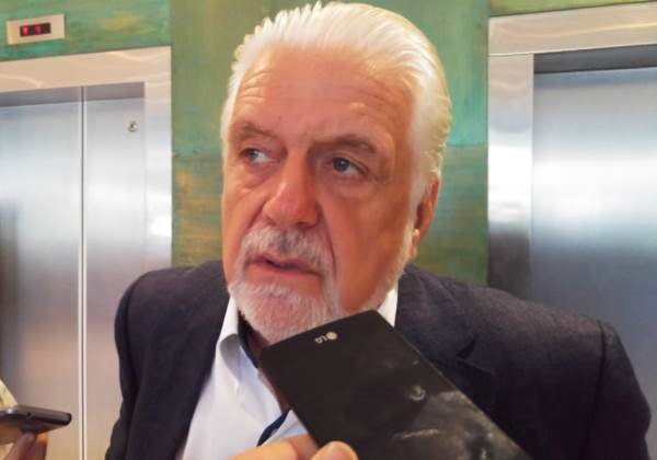 Wagner critica privatização da Refinaria Ladulpho Alves