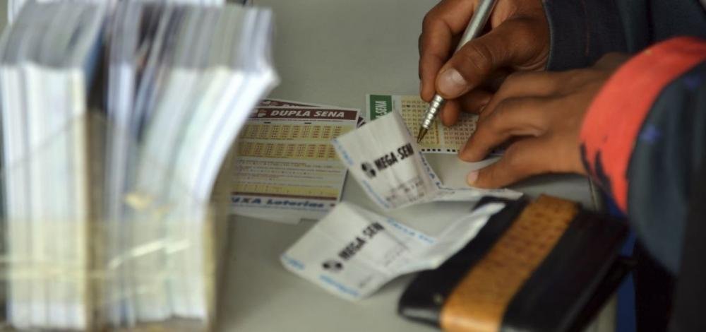 Ninguém acerta Mega-Sena e prêmio acumula em R$ 44 milhões