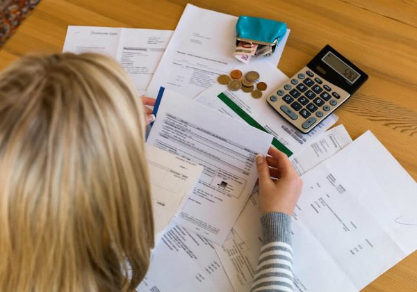 Famílias de Salvador estão menos endividadas, aponta Fecomércio-BA