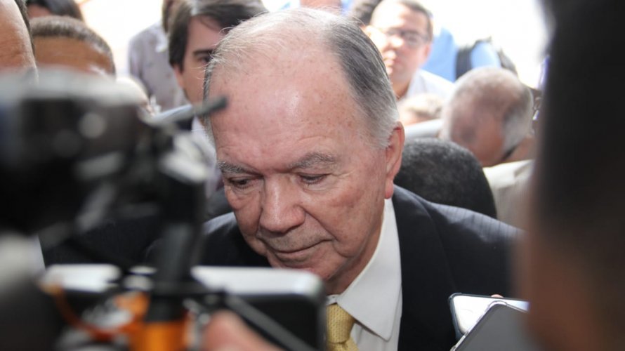 João Leão nega que visita à CMS tenha sido motivada por críticas de Neto