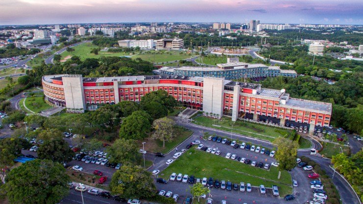 Sancionada lei que reestrutura salários de 18 mil servidores