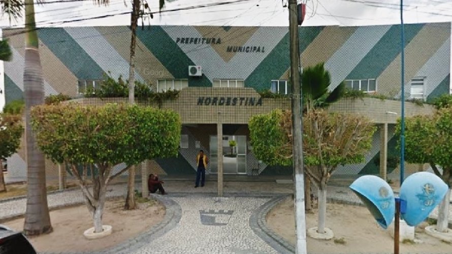 Nordestina: Prefeito é denunciado por contratar empresas de parentes de servidores