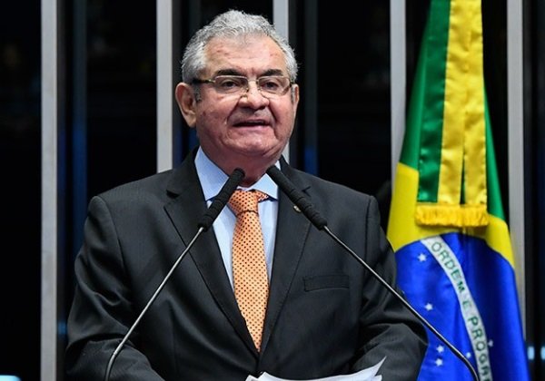 Eleitores atacam Coronel após voto pró-Reforma e citam até Irmão Lázaro